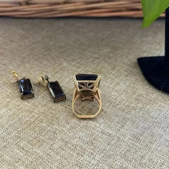 14 KT Gold Quartz (Smokey) Rectangular Faceted Ring Size 6 (Gold is 4.96 grams) - Picture 3 of 7